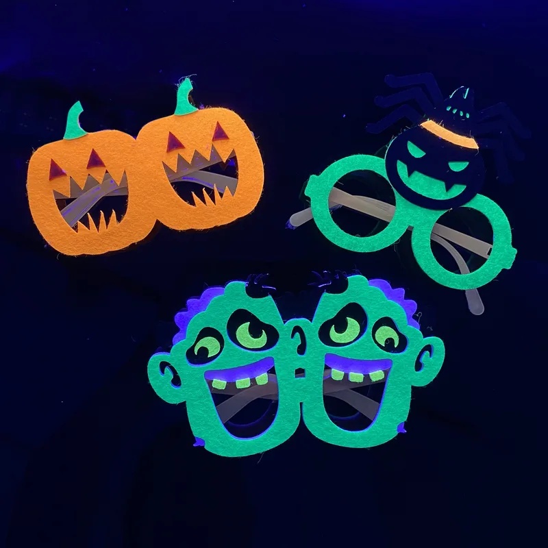 ハロウィーンにぴったりの、暗闇で光るフェルト製のメガネフレー - Glow In The Dark Party Glasses のレビューと価格