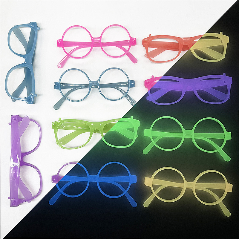 1個入り 暗闇で光るネオンメガネ パーティーグッズ 発光レト - Glow In The Dark Party Glasses のレビューと価格